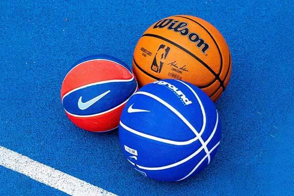 Kosárlabda kellékek - kosárlabdák, kosárlabdakarikák, kosárlabdazsákok és egyéb kiegészítők